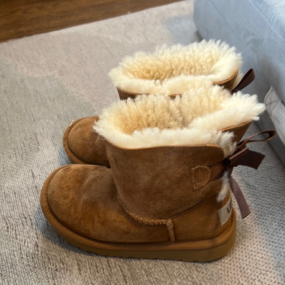 Girls Ugg Bailey Boots